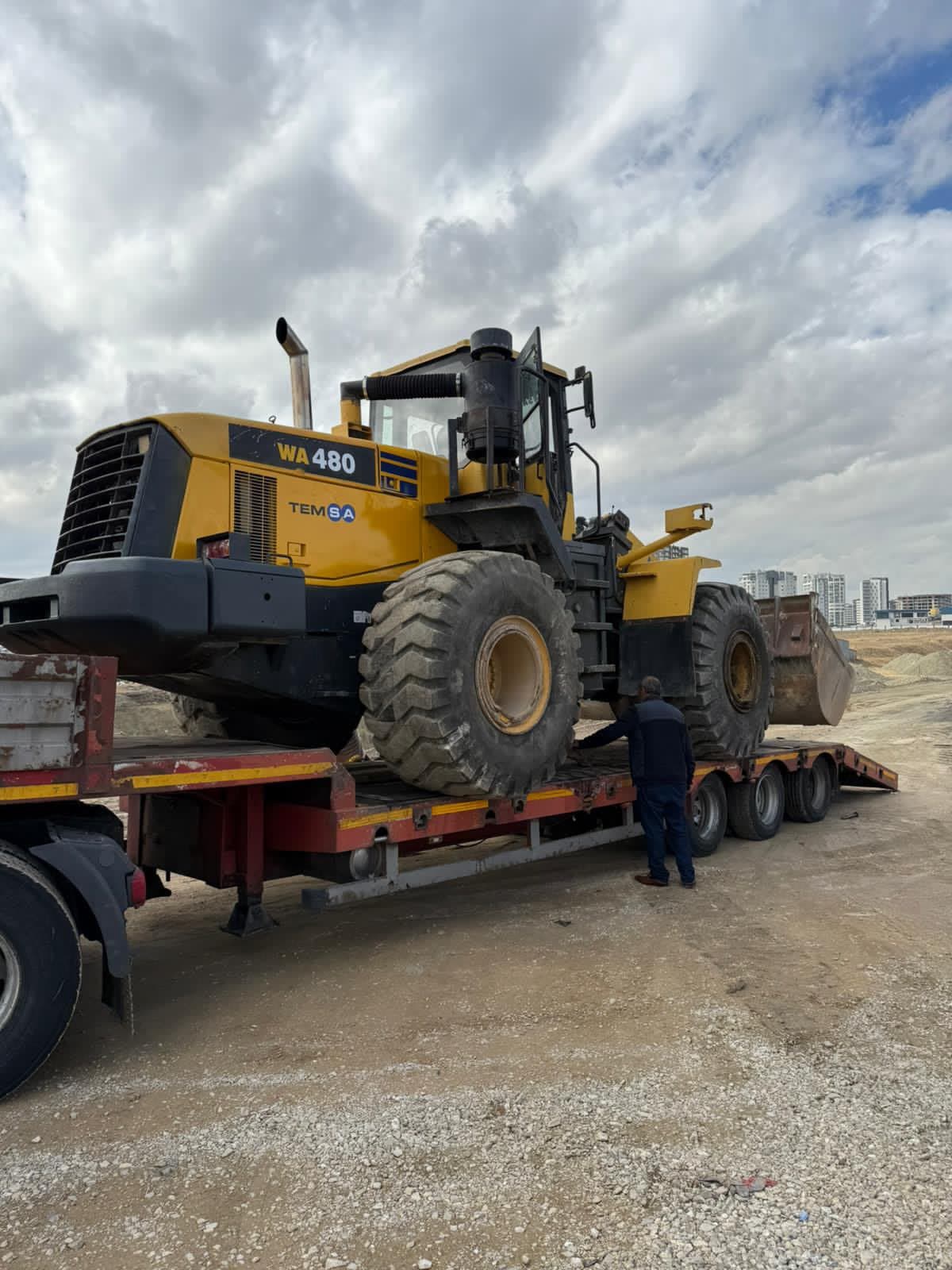 Komatsu WA480